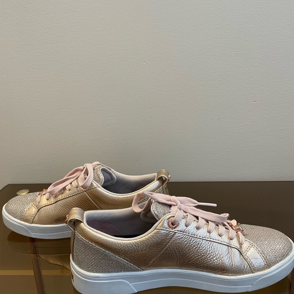 Beautiful Ted Baker shoes in rose gold glitter.; size:6; in Excellent condition. - Picture 4 of 4